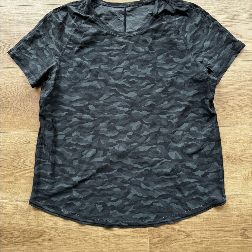 New Lululemon tshirt